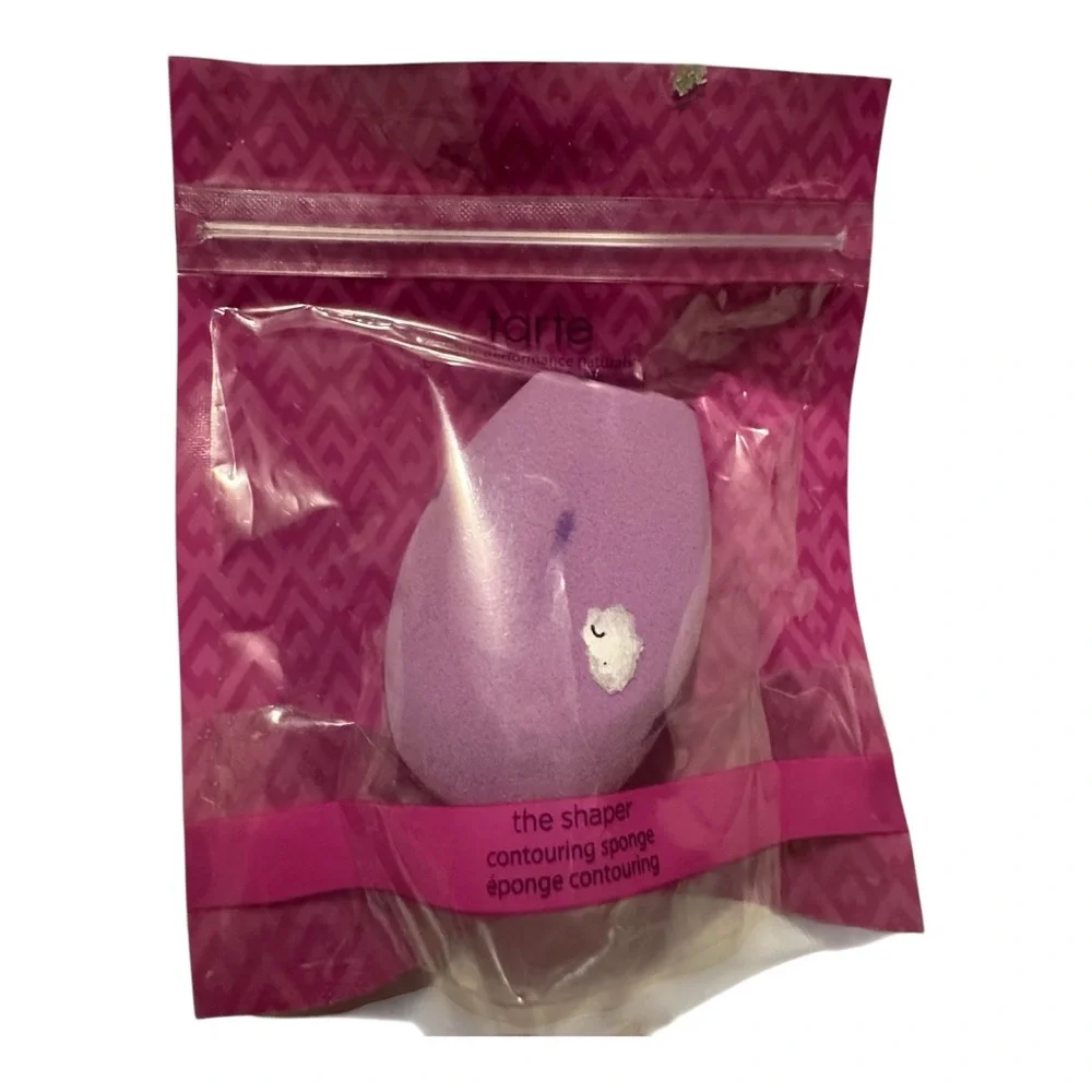 Tarte Set of Airbuki Brush and The Shaper and The Quickie Sponges - Picture 10 of 11